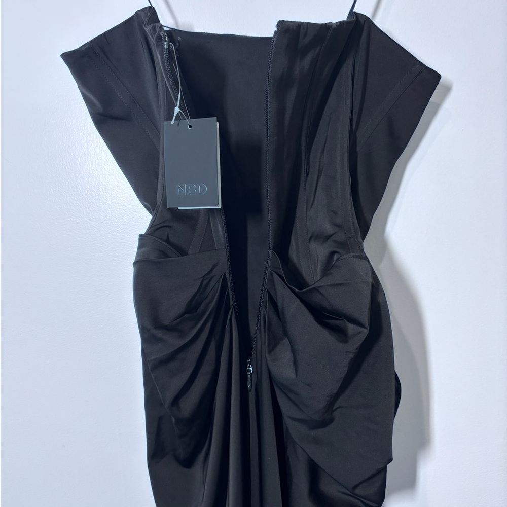 NBD Revolve Jake Black Strapless Rosette Slit Evening Gown Size Medium NWT - Picture 5 of 7
